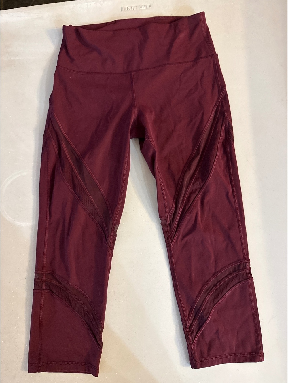 Lululemon maroon Capri leggings size 8